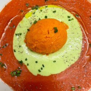 Gaspacho de tomate, crème de fèves, sorbet poivrons confits maison
